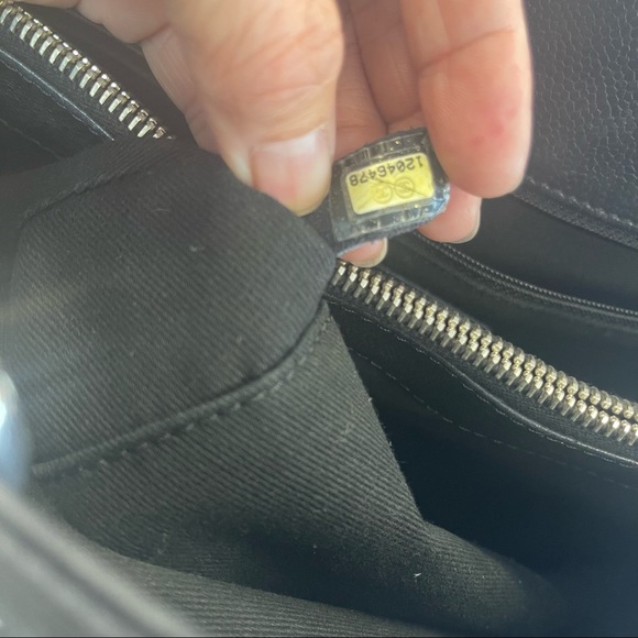 CHANEL GRAND SHOPPER BLACK CAVIAR LEATHER-PREOWNED - Picture 13 of 15